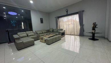 Rumah Mewah Luas 400 m2, area Singgasana, Bandung
