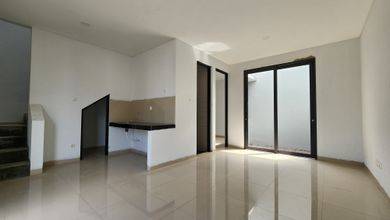 Rumah Elit Luas 72 m2, di Taman Kopo Indah, Bandung
