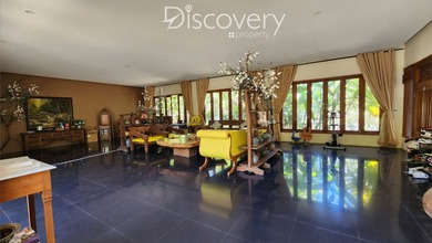 Rumah Elegan di Cidadap, Bandung, 4 Kamar Tidur, LT 2550m²