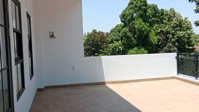 Di Jual Rumah Untuk Ruang Usaha Di Sayap Riau, Kota Bandung