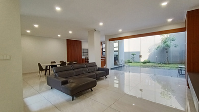 Rumah Prestisius di Kawasan Buah Batu, Bandung, LB 400m², Harga 8,5 Miliar