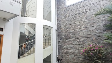 Hunian Mewah di Mekar Wangi, Bandung, 4 KT, LT 278m²