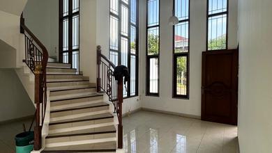 Hunian Elegan di Buah Batu, Bandung, 4 Kamar Tidur, LT 300m²