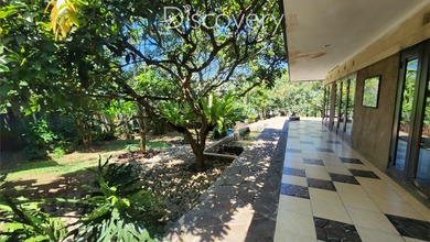 Hunian Mewah di Cidadap, Bandung, 1 KT, LT 2390m²