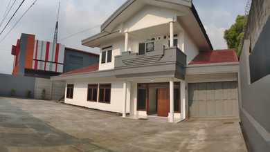 Gedung Komersil Strategis 435m2 Dijual di Kopo