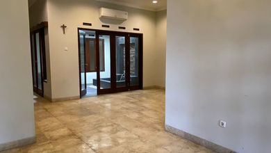 Rumah Modern di Singgasana, Bandung, LT 146 m2