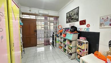 Rumah Prestisius di Kawasan Taman Holis Indah, Bandung, LB 280m², Harga 4 Miliar