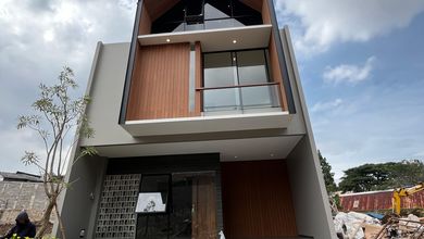 Rumah Mewah di Setra Duta, Bandung, 3 Kamar Tidur, LT 100m²