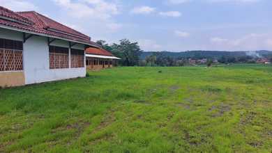 Gedung Usaha Lokasi Oke 800m2 Dijual di Kalijati