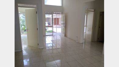 Jual Rumah Megah Luas 162 m2 Area Kota Baru Parahyangan, Bandung