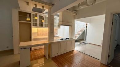 Kesempatan Eksklusif, rumah Mewah di Kota Baru Parahyangan, Bandung, LB 168m²