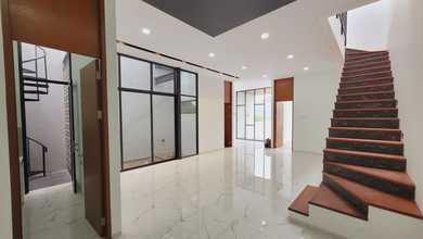 Rumah Elite di Kawasan Setra Duta, Bandung, LB 210m², Harga 3,45 Miliar
