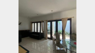 Rumah Elegan di Kota Baru Parahyangan, Bandung, 4 KT, LT 220m²