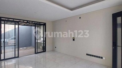 Rumah Elit Luas 120 m2, area Kota Baru Parahyangan, Bandung