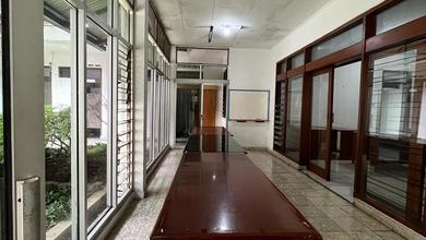 Ruang Usaha Lokasi Strategis Sayap Riau Cocok Untuk Kantor 