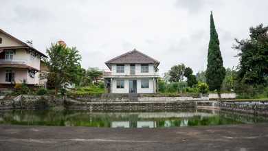 Ruang usaha Villa View Danau di Lembang, Bandung
