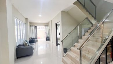 Rumah Idaman di Surabaya Kota, Surabaya, 3 KT, Harga 2,4 Miliar