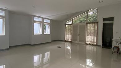 Rumah Sewa Nyaman Lokasi Bandung Kota, Bandung, LB 450m²