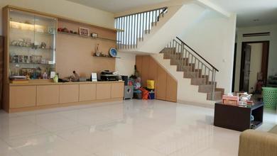 Rumah Modern Luas 200 Jual di Setra Duta, Bandung