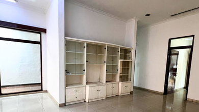 Rumah Mewah di Soekarno Hatta, Bandung, 3 Kamar Tidur, LT 220m²