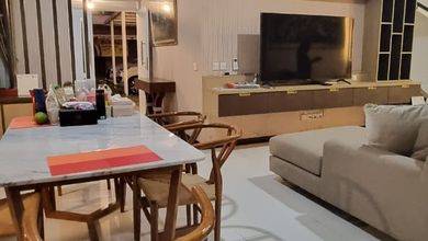 Jual Rumah Bagus Luas 216 m2 area Kota Baru Parahyangan, Bandung
