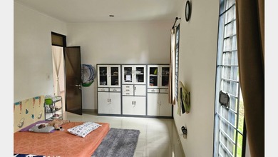 Kesempatan Rumah di Holis Cigondewah, Bandung, LB 210m², Harga 2,3 Miliar