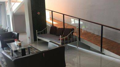 Jual Rumah Megah Luas 275 m2 Kawasan Kota Baru Parahyangan, Bandung