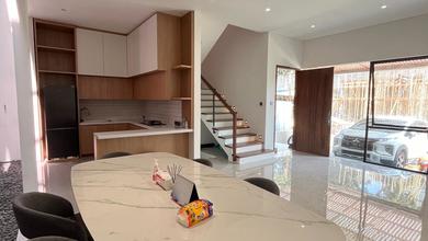 Rumah Area Luxury Setra Duta, Bandung - Harga Menarik 2,68 Miliar
