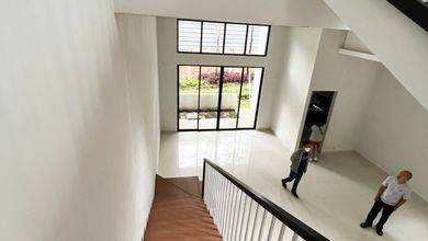 Rumah Modern Luas 145 Jual di Pondok Hijau, Bandung