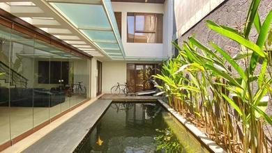 Rumah Modern Luas 275 Jual area Singgasana, Bandung