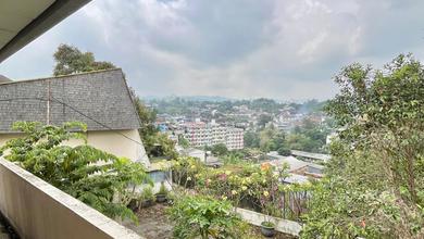 Rumah Elegan di Hegarmanah, Bandung, 3 KT, LT 425m²