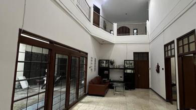 Penawaran Langka, rumah Mewah di Wastukencana, Bandung, LB 600m²