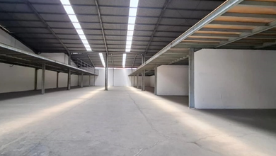 Gudang Mainroad Soetta Dekat Buah Batu Akses Container 40 Ft