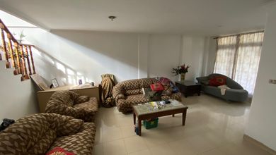 Penawaran Eksklusif, rumah Mewah di Setra Sari, Bandung, LB 300m²