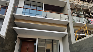 Rumah Mewah di Kawasan Mekar Wangi, Bandung, LB 208m², Harga 3,55 Miliar