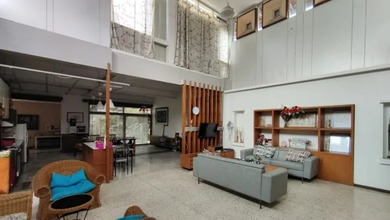 Kesempatan Eksklusif, rumah Prestisius di Setra Sari, Bandung, LB 390m²