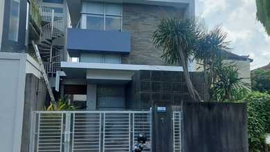 Disewakan Rumah Terjangkau di Seminyak, Badung, LT 100m²