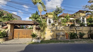 Rumah modern dengan Lahan 700 m2 Daerah Umalas, Badung