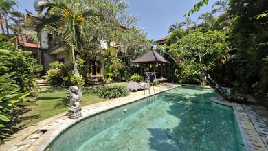 Rumah Area Premium Seminyak, Badung - Harga Menarik 11 Miliar