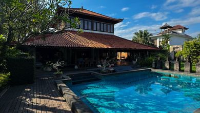 Vila Clasic Luas 3 Bedroom Furnished Dekat Pantai Saba Gianyar