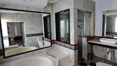 Rumah Elegan di Denpasar Utara, Denpasar, 5 KT, LT 360m²
