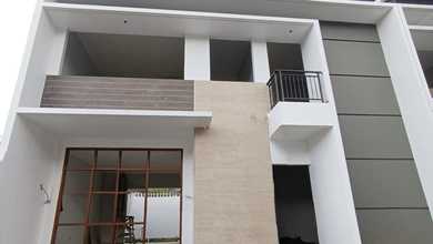 Rumah Siap Huni di Kawasan Buah Batu, Bandung, LT 144m²