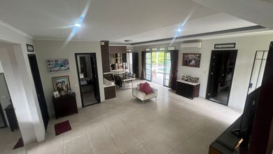 Hunian Mewah di Kawasan Kota Baru Parahyangan, Bandung, LB 160m², Harga 4,2 Miliar