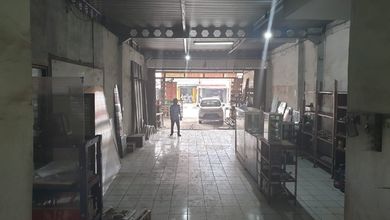 Dijual Bengkel / Workshop di mainroad kota Karawang cocok untuk ruang usaha