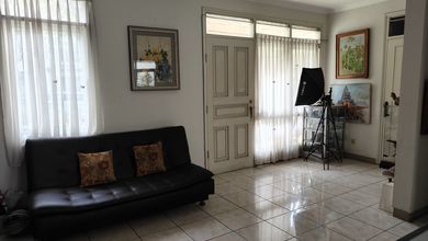 Jual Rumah Bagus Luas 198 m2 di Kota Baru Parahyangan, Bandung