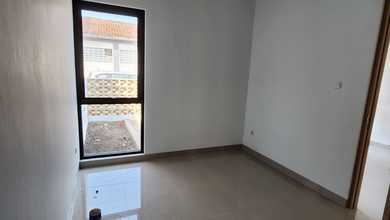 Properti Siap Huni di Kawasan Taman Kopo Indah, Bandung, LT 119m²