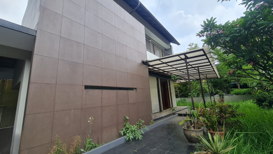 Penawaran Langka, rumah Mewah di Mekar Wangi, Bandung, LB 327m²