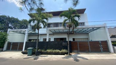 Rumah Elite di Kawasan Turangga, Bandung, LB 70000m², Harga 8,25 Miliar