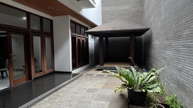 Rumah Prestisius di Kawasan Batununggal, Bandung, LB 560m², Harga 5,8 Miliar