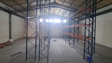 Gudang Kantor Mainroad Sukarno Hatta Dekat Tol Akses Kontainer